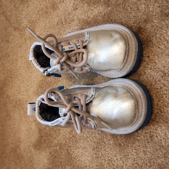 UGG Kids Kisses Neumel Zipper Boots - Picture 2 of 12